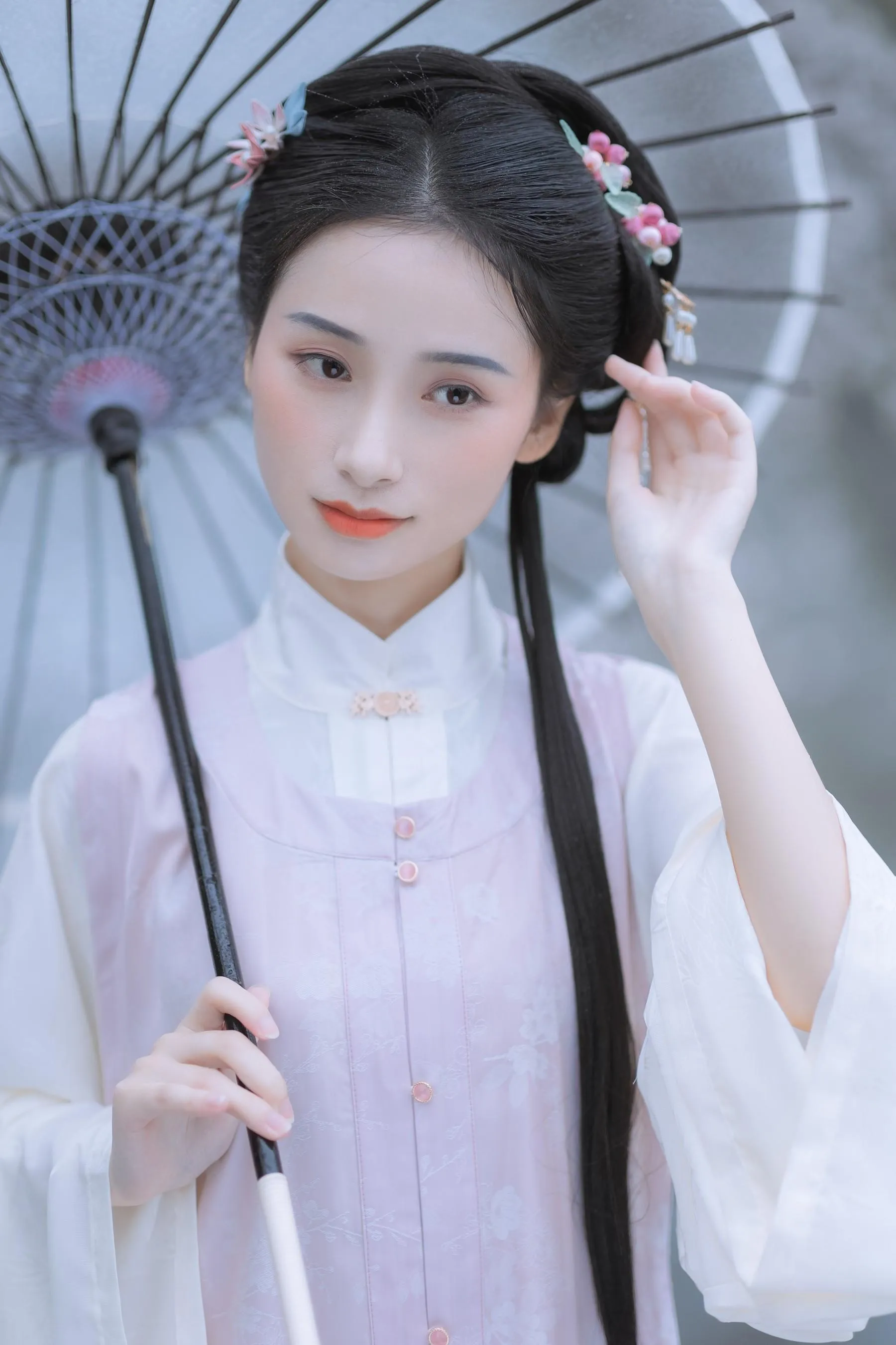 [艺图语] 2022.05.25 雨樱花 眸小妖 [46P]插图1
